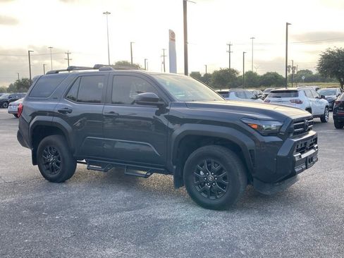 Used 2025 Toyota 4Runner SR5 AWD/4WD image 2
