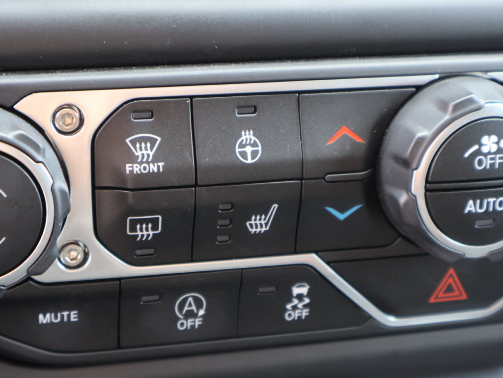 Used 2023 Jeep Gladiator Rubicon w/ LED Lighting Group AWD/4WD image 36