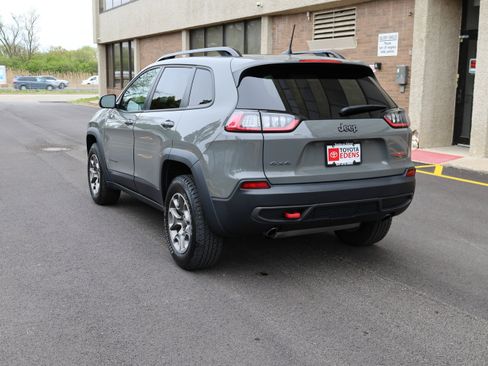 Used 2022 Jeep Cherokee Trailhawk AWD/4WD image 3