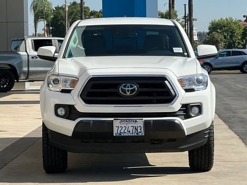 Used 2022 Toyota Tacoma SR5 AWD/4WD image 9
