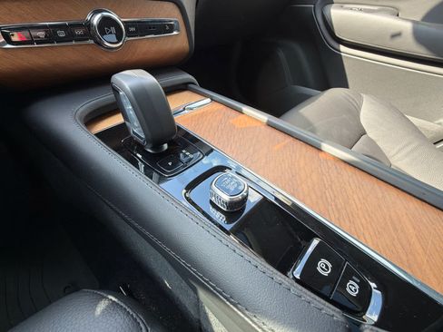 Certified 2023 Volvo XC90 B6 Plus w/ Protection Package Premier AWD/4WD image 28
