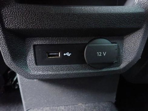 Used 2018 Volkswagen Tiguan SEL AWD/4WD image 10