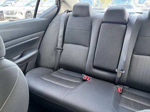 Used 2025 Nissan Altima 2.5 SV FWD image 39