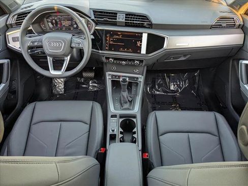 New 2025 Audi Q3 2.0T Premium image 13