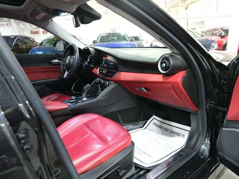 Used 2019 Alfa Romeo Giulia w/ Nero Edizione image 29