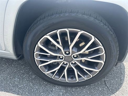 Used 2024 Jeep Grand Cherokee L Summit image 12