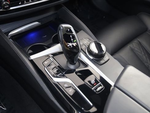 Used 2023 BMW M550i xDrive w/ Executive Package image 37