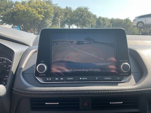 Used 2025 Nissan Rogue SV FWD image 36