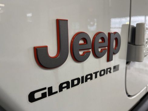 New 2026 Jeep Gladiator Mojave image 15