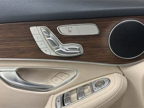 Used 2022 Mercedes-Benz GLC 300 4MATIC image 16