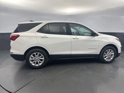 Used 2018 Chevrolet Equinox LS image 9