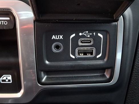Used 2019 Jeep Wrangler Rubicon AWD/4WD image 25