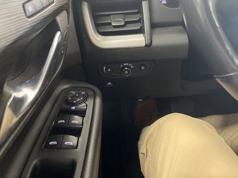 Used 2019 GMC Terrain SLT w/ Preferred Package FWD image 20