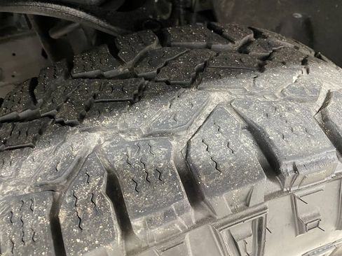 Used 2022 Chevrolet Silverado 1500 Custom Trail Boss w/ LPO, Dark Essentials Package image 8