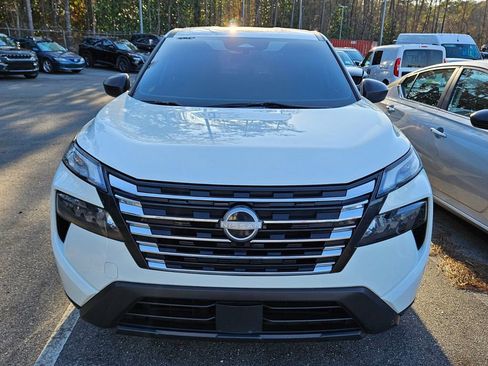 Used 2024 Nissan Rogue S image 2