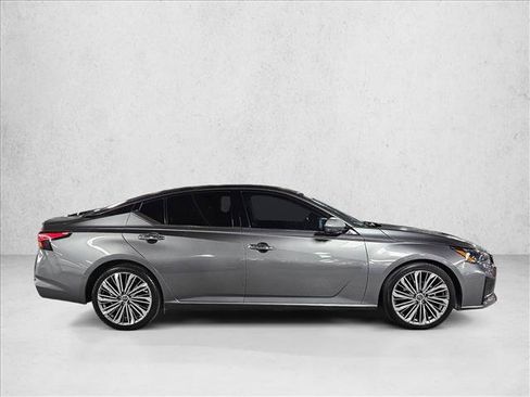 Used 2023 Nissan Altima 2.5 SL FWD image 4