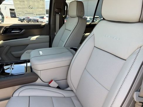 New 2026 GMC Yukon Denali AWD/4WD image 17