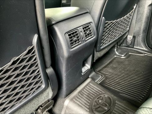 Used 2020 Toyota 4Runner Limited AWD/4WD image 10