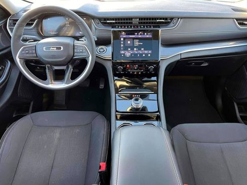 Certified 2023 Jeep Grand Cherokee Laredo w/ Luxury Tech Group I image 12