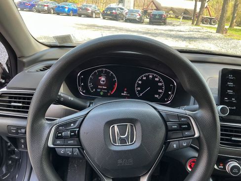 Used 2018 Honda Accord LX image 11