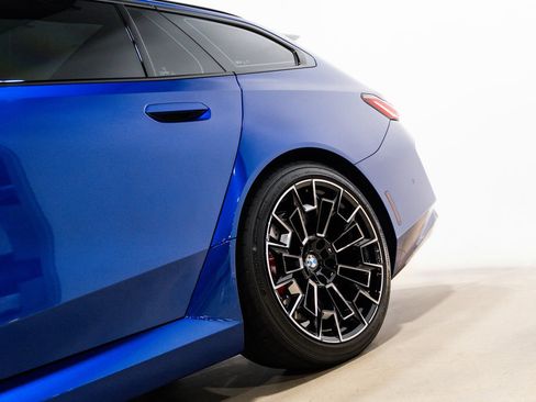 Used 2025 BMW M5 Touring image 2