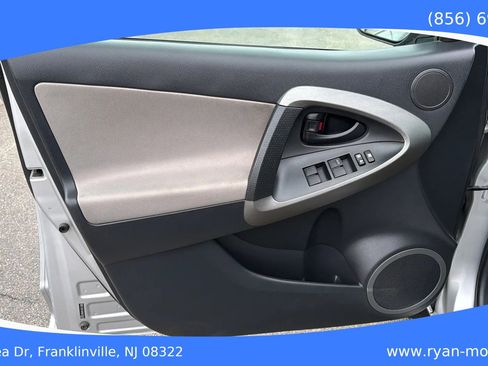 Used 2011 Toyota RAV4 4WD w/ Base L4 Extra Value Pkg image 17