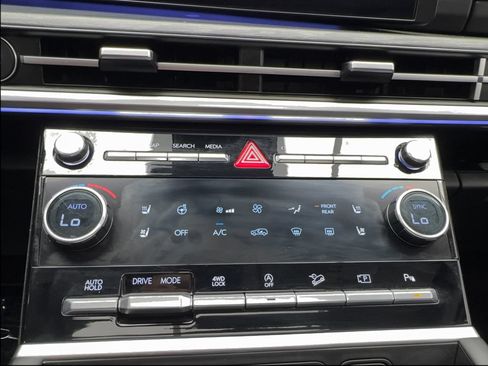 Used 2025 Hyundai Santa Fe Limited AWD/4WD image 49