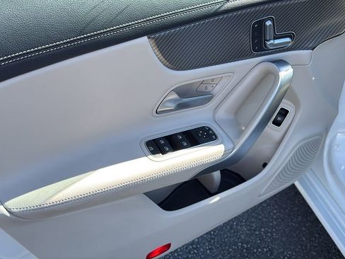 Used 2025 Mercedes-Benz CLA 250 image 17