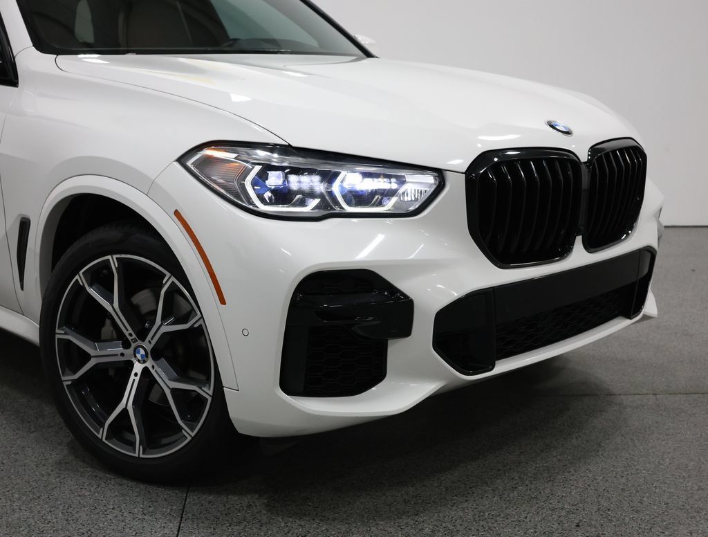 Used 2022 BMW X5 sDrive40i w/ M Sport Package RWD image 3