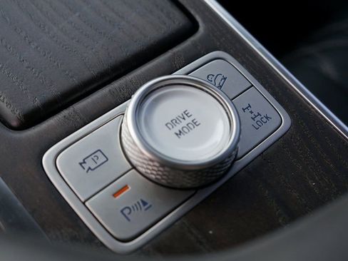 Used 2024 Genesis GV80 3.5T w/ Prestige Package image 34