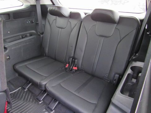 Used 2022 Kia Sorento S image 12