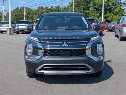 New 2025 Mitsubishi Outlander SE image 7