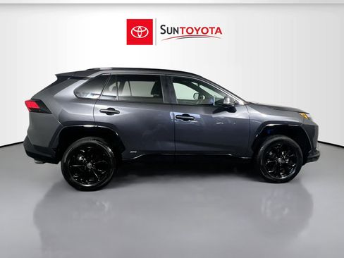 Used 2023 Toyota RAV4 SE image 2
