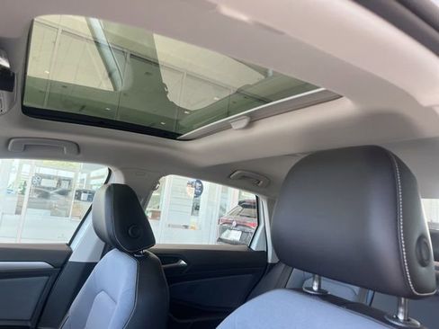 New 2026 Volkswagen Jetta SE FWD image 28