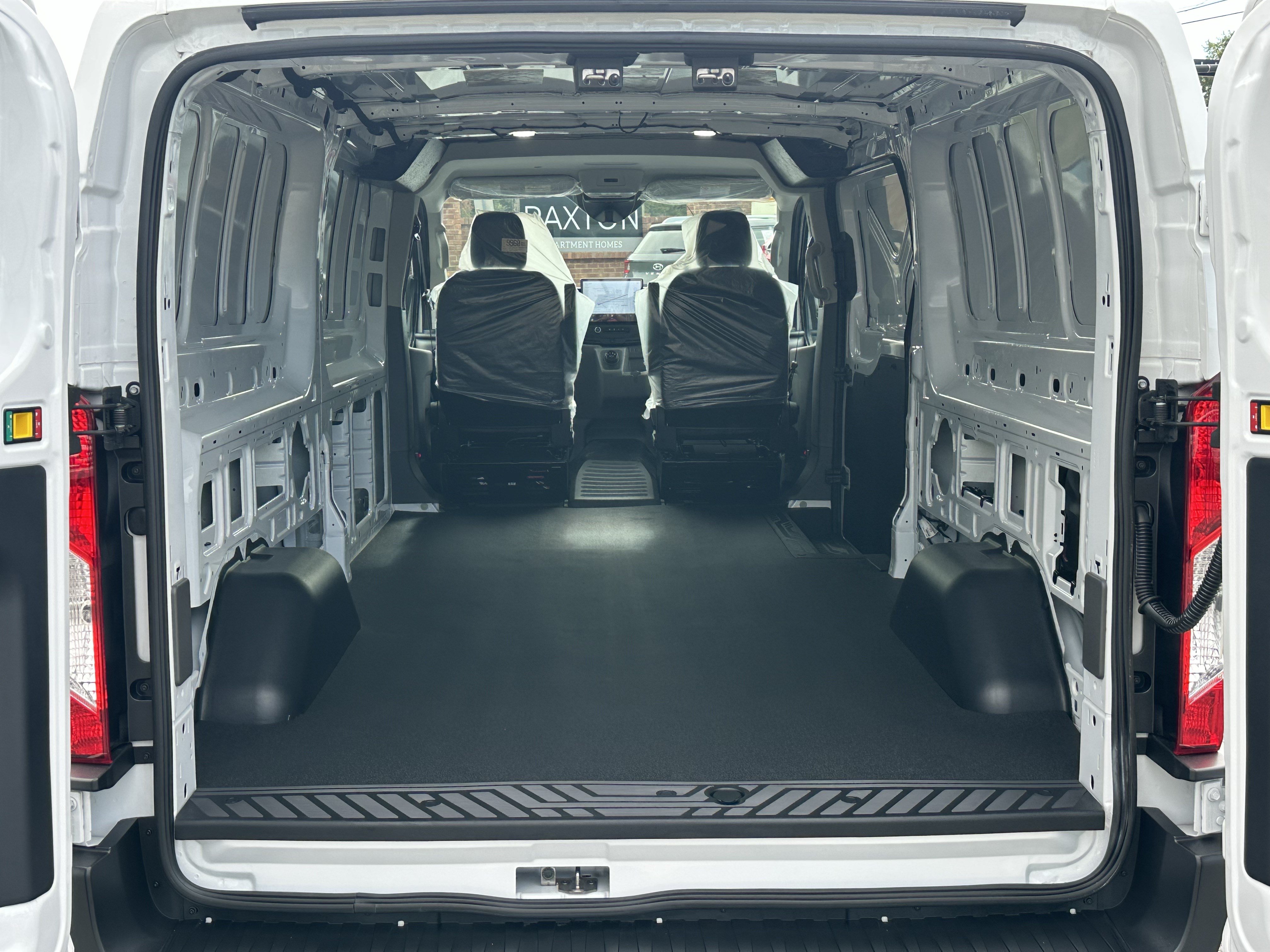 Used 2024 Ford E-Transit Low Roof RWD image 18