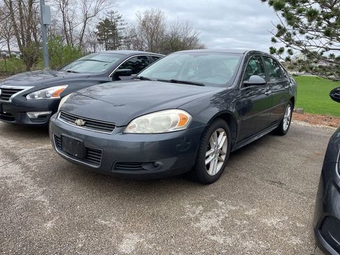 Used 2010 Chevrolet Impala LTZ image 2