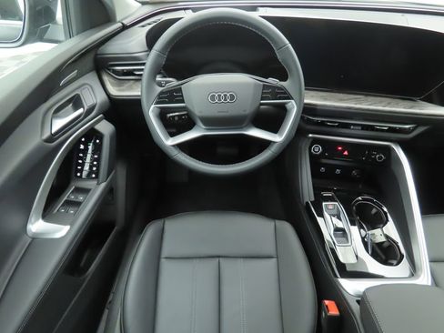 Used 2025 Audi Q5 Premium Plus w/ Premium Plus image 11