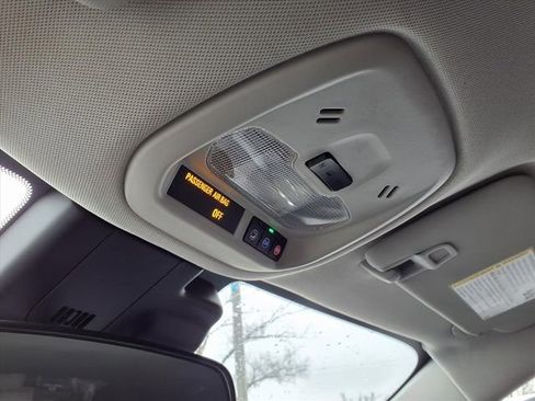 Used 2024 Chevrolet Trax LT w/ LT Convenience Package image 13