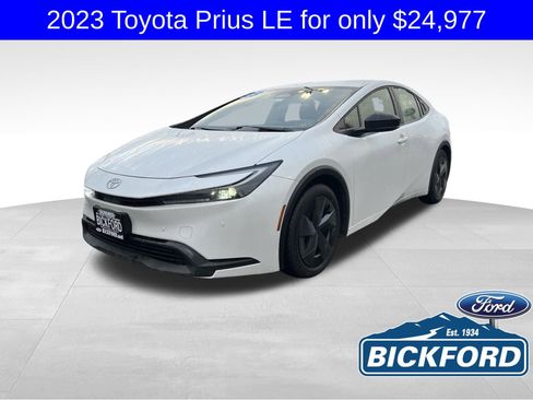 Used 2023 Toyota Prius LE image 1
