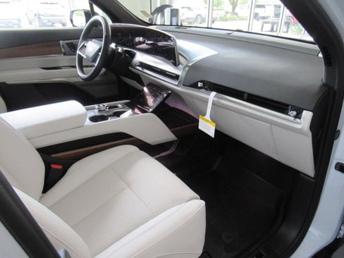 New 2027 Cadillac Vistiq Sport AWD/4WD image 10
