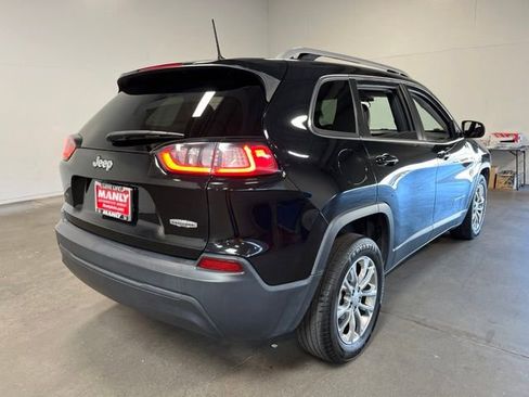 Used 2019 Jeep Cherokee Latitude Plus FWD image 3