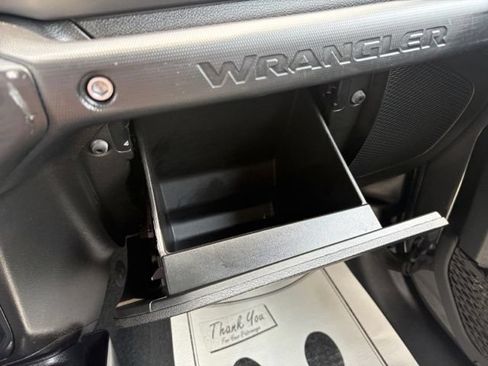 Used 2022 Jeep Wrangler Unlimited Rubicon 4xe AWD/4WD image 33