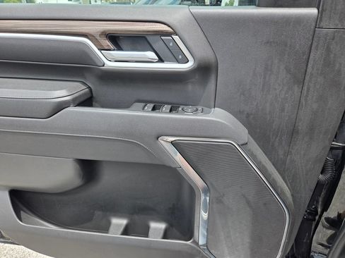 Used 2025 Chevrolet Silverado 2500 LT w/ Convenience Package AWD/4WD image 23