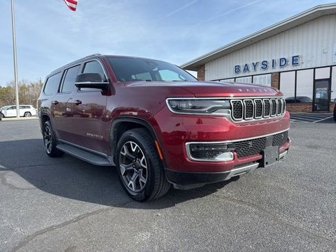 Used 2024 Jeep Wagoneer L Series III w/ Flexible Seating Group image 2