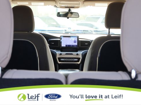 Used 2021 Ford Explorer XLT image 27