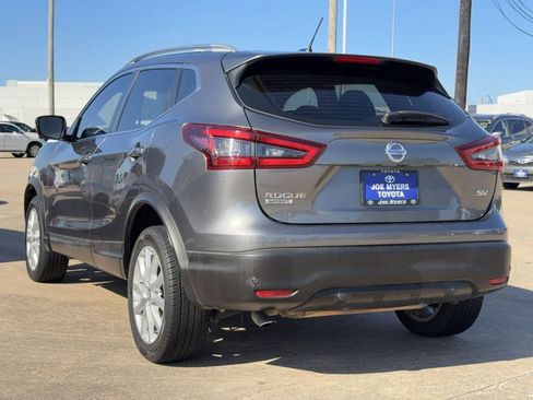 Used 2020 Nissan Rogue Sport SV w/ Technology Package FWD image 7
