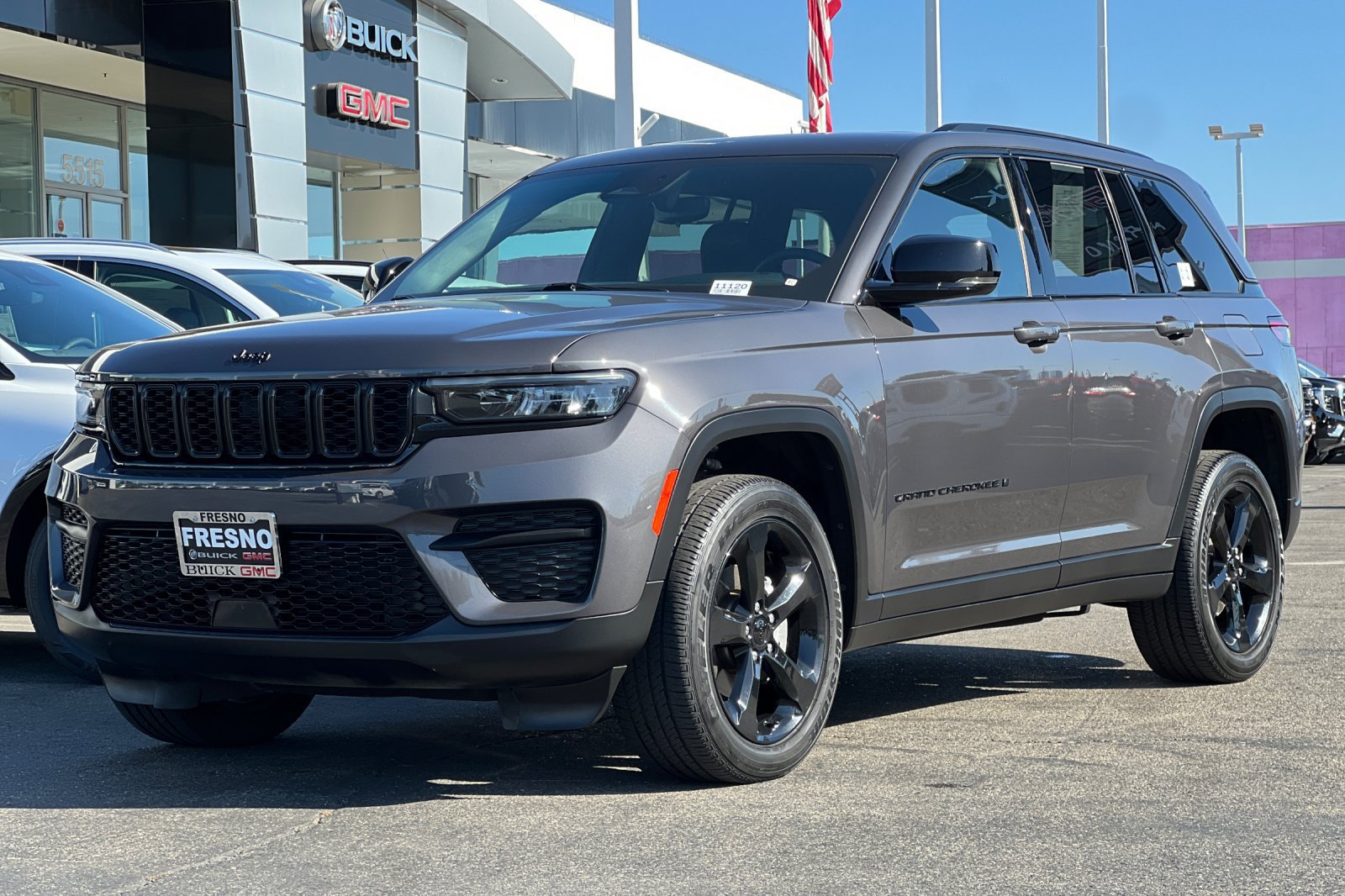 Used 2023 Jeep Grand Cherokee Altitude AWD/4WD image 9