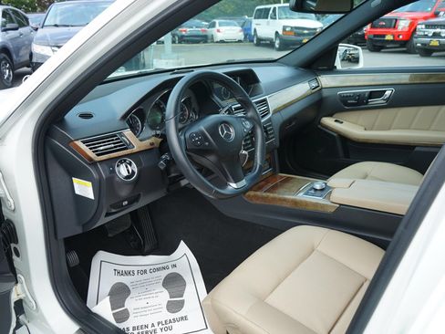 Used 2011 Mercedes-Benz E 350 4MATIC Sedan image 13