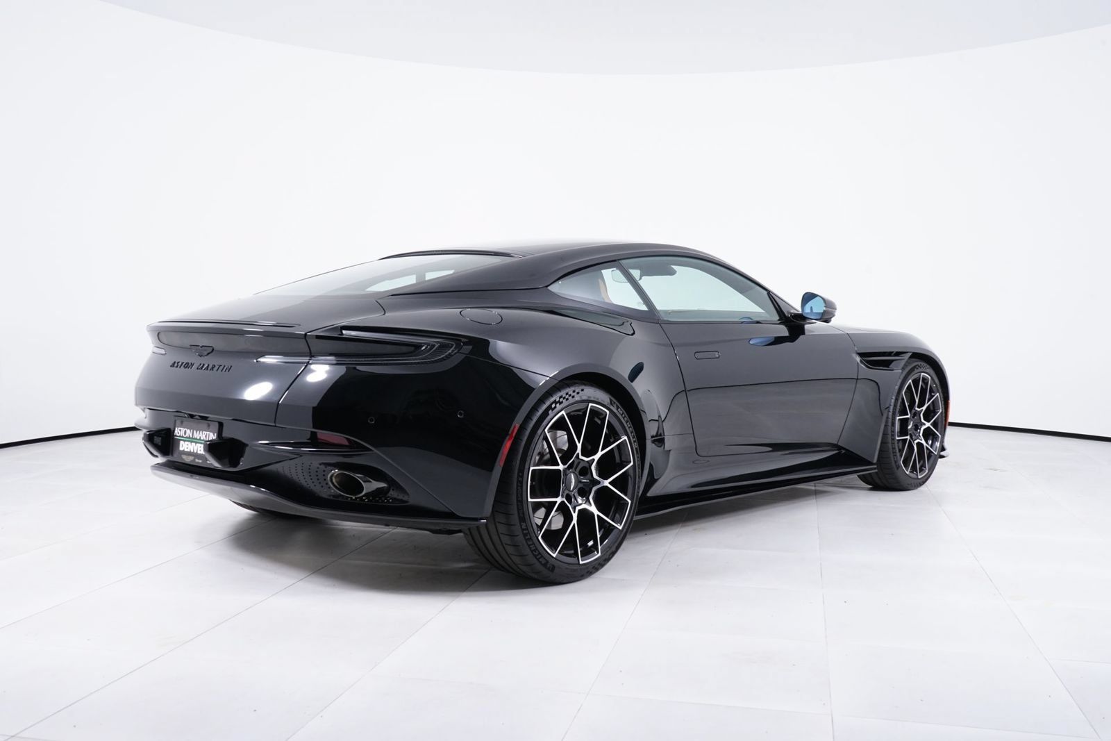 Used 2026 Aston Martin DB12 Coupe RWD image 7