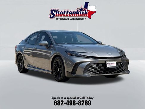 Used 2025 Toyota Camry SE w/ Multimedia Upgrade Package FWD image 3